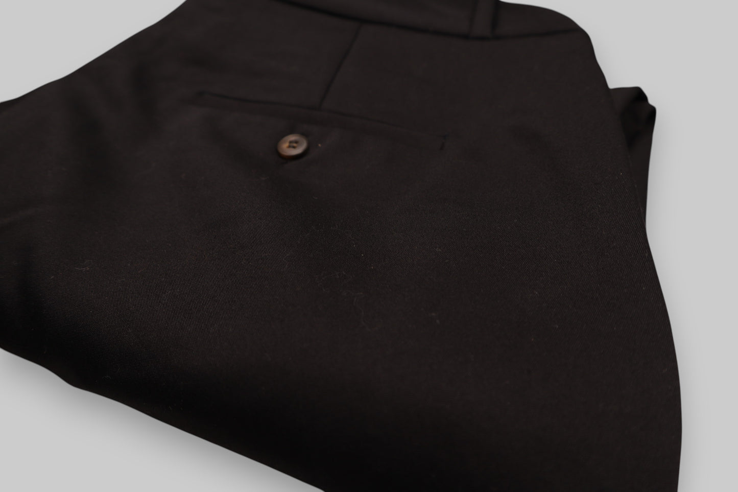 ZARA Tailored Cropped Pants – Solid Black Minimalist Tailoring with a Modern Edge