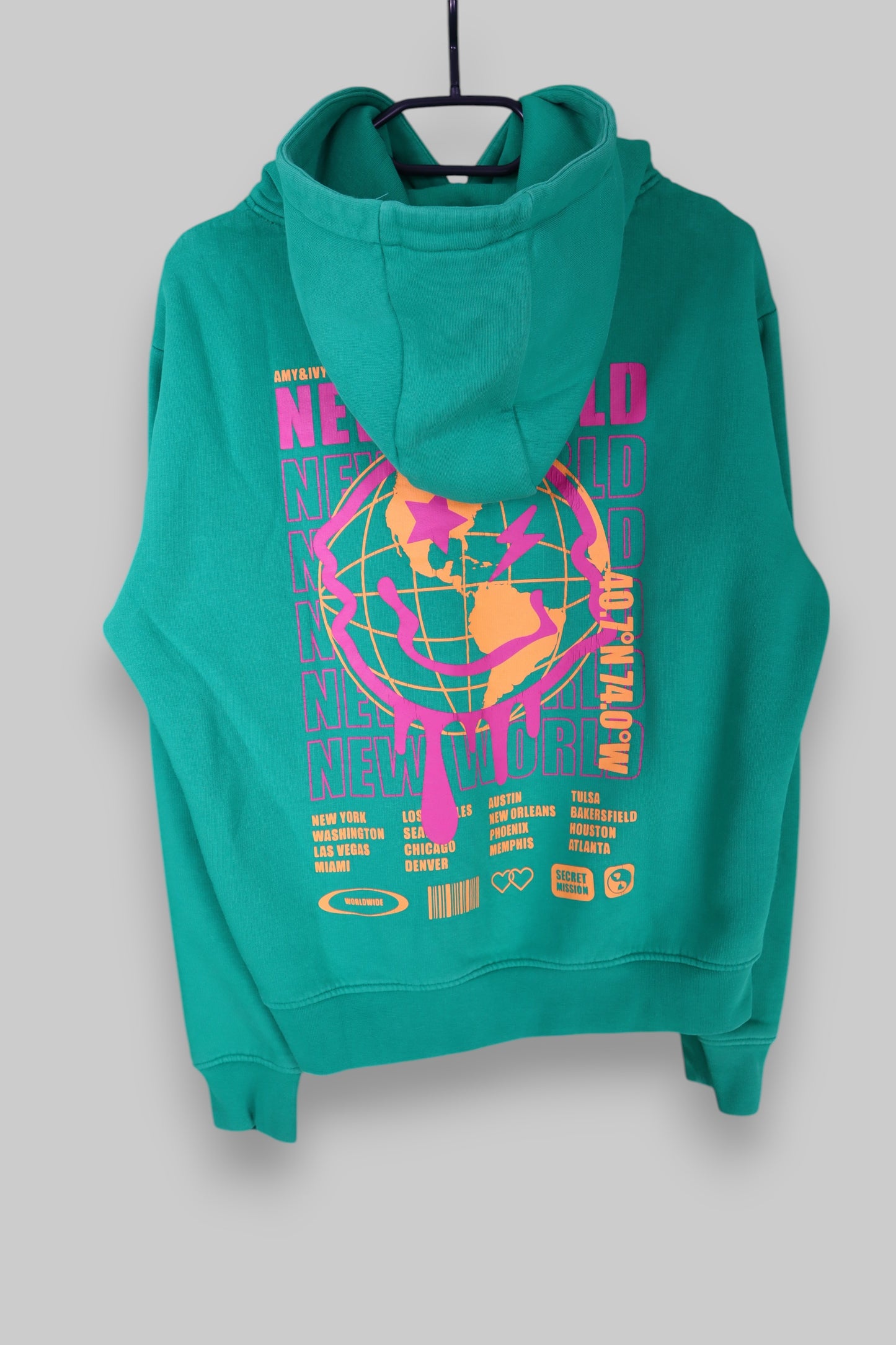 Relaxed Fit Graphic Hoodie – AMY&IVY