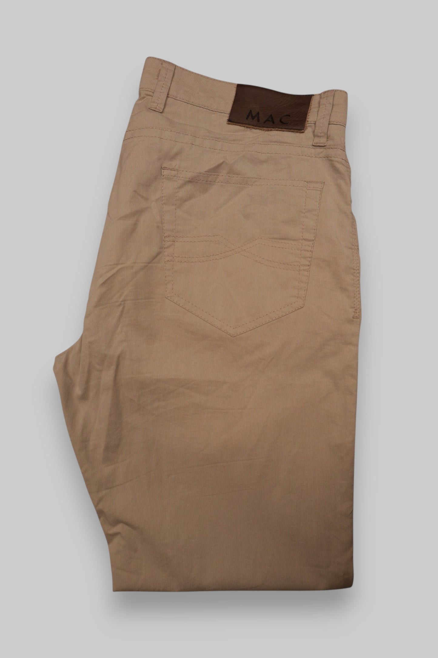 MAC “Ben” Regular Fit Casual Trousers – Khaki Beige (35/32) European Craftsmanship, Everyday Versatility