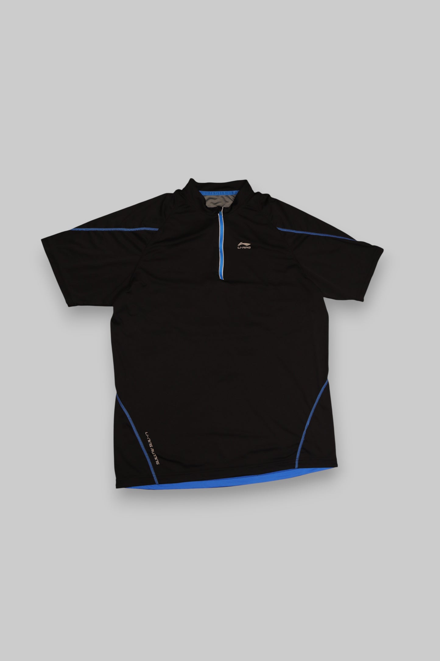 LÄSTING® Men’s Performance Activewear Top – Black with Cobalt Accents