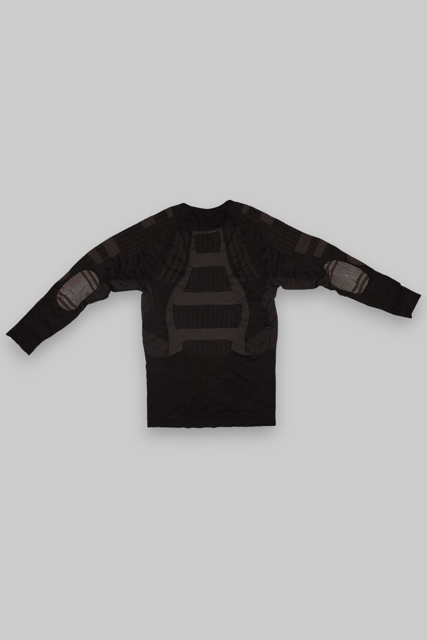 Men’s Compression Long-Sleeve Base Layer – Matte Black with Dark Grey Accents