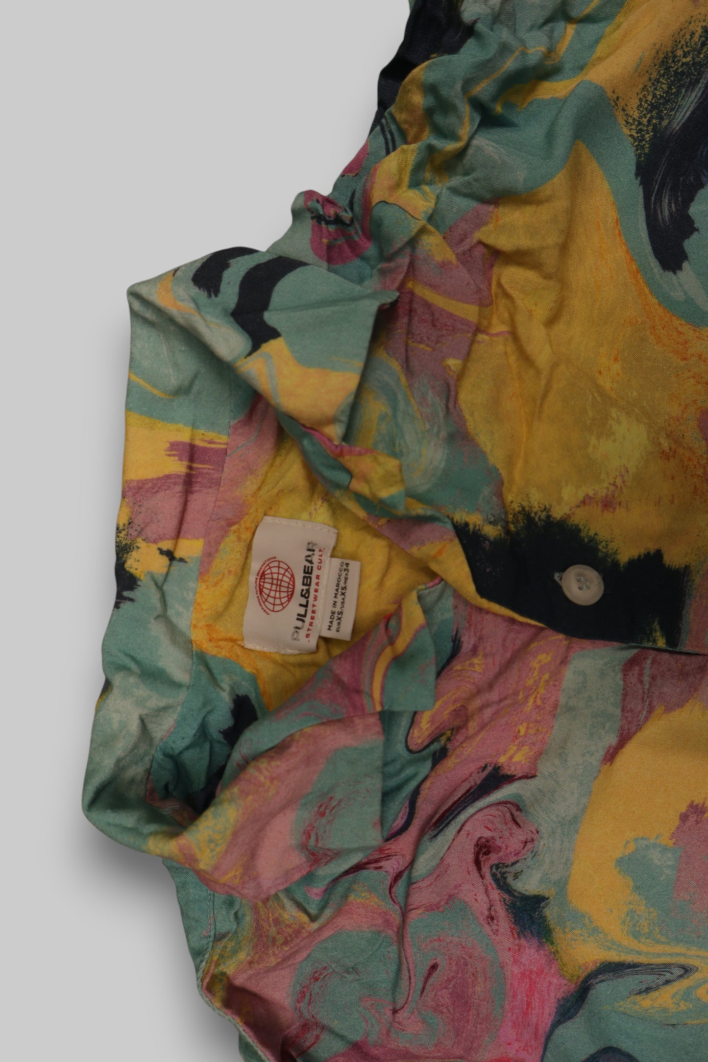 Pull&amp;Bear Men’s Short-Sleeve Button-Up Shirt – Multicolor Swirl Pattern