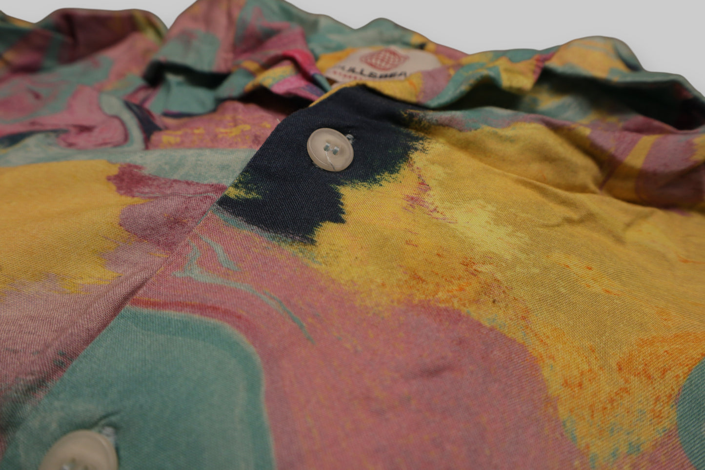 Pull&amp;Bear Men’s Short-Sleeve Button-Up Shirt – Multicolor Swirl Pattern