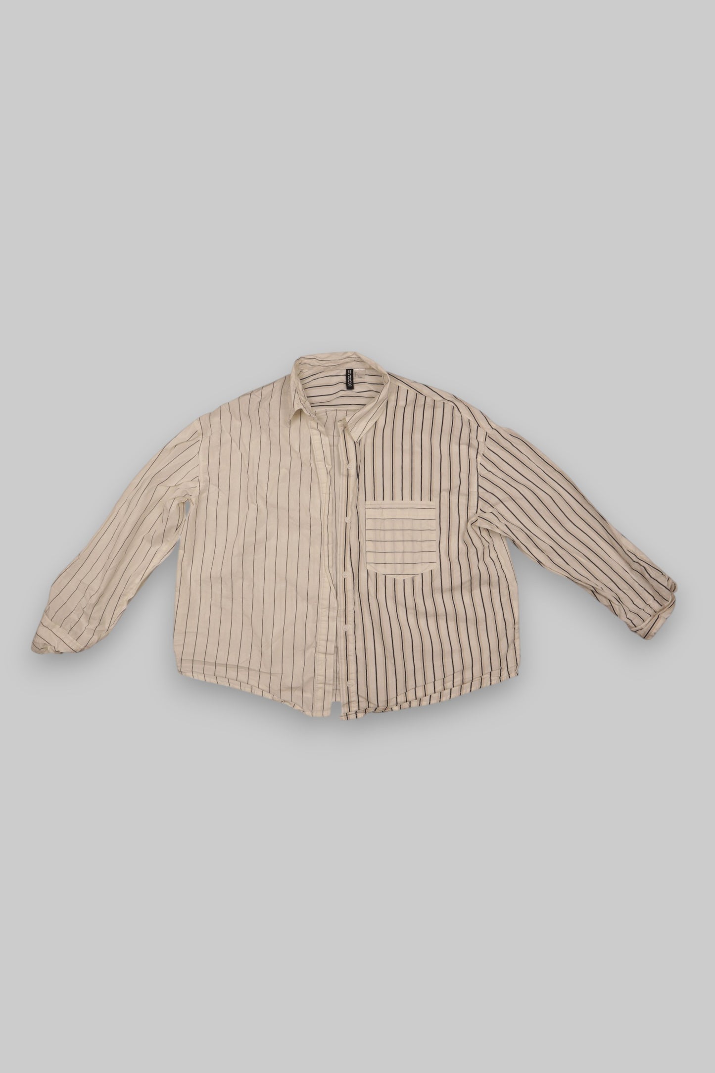 Divided by H&M Women’s Two-Tone Vertical Stripe Long-Sleeve Button-Up Shirt