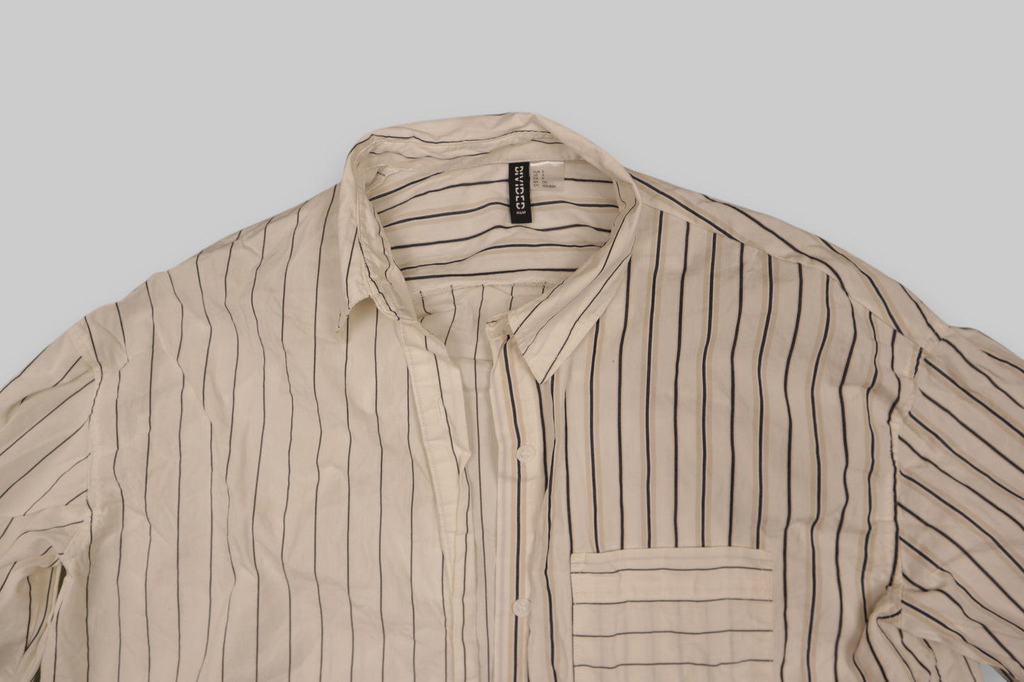 Divided by H&M Women’s Two-Tone Vertical Stripe Long-Sleeve Button-Up Shirt