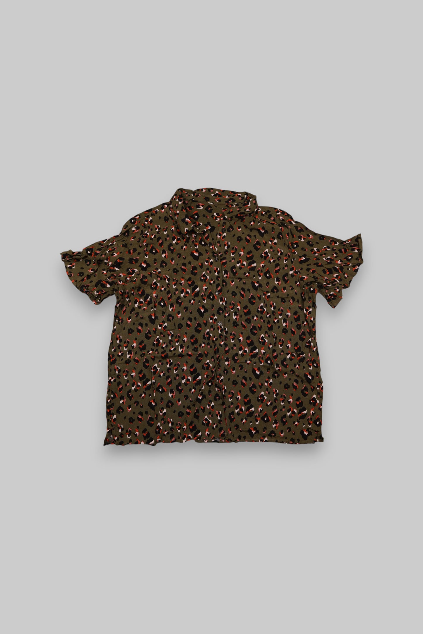 HEMA Olive Green Short-Sleeve Leopard Print Button-Up Shirt – Size XL