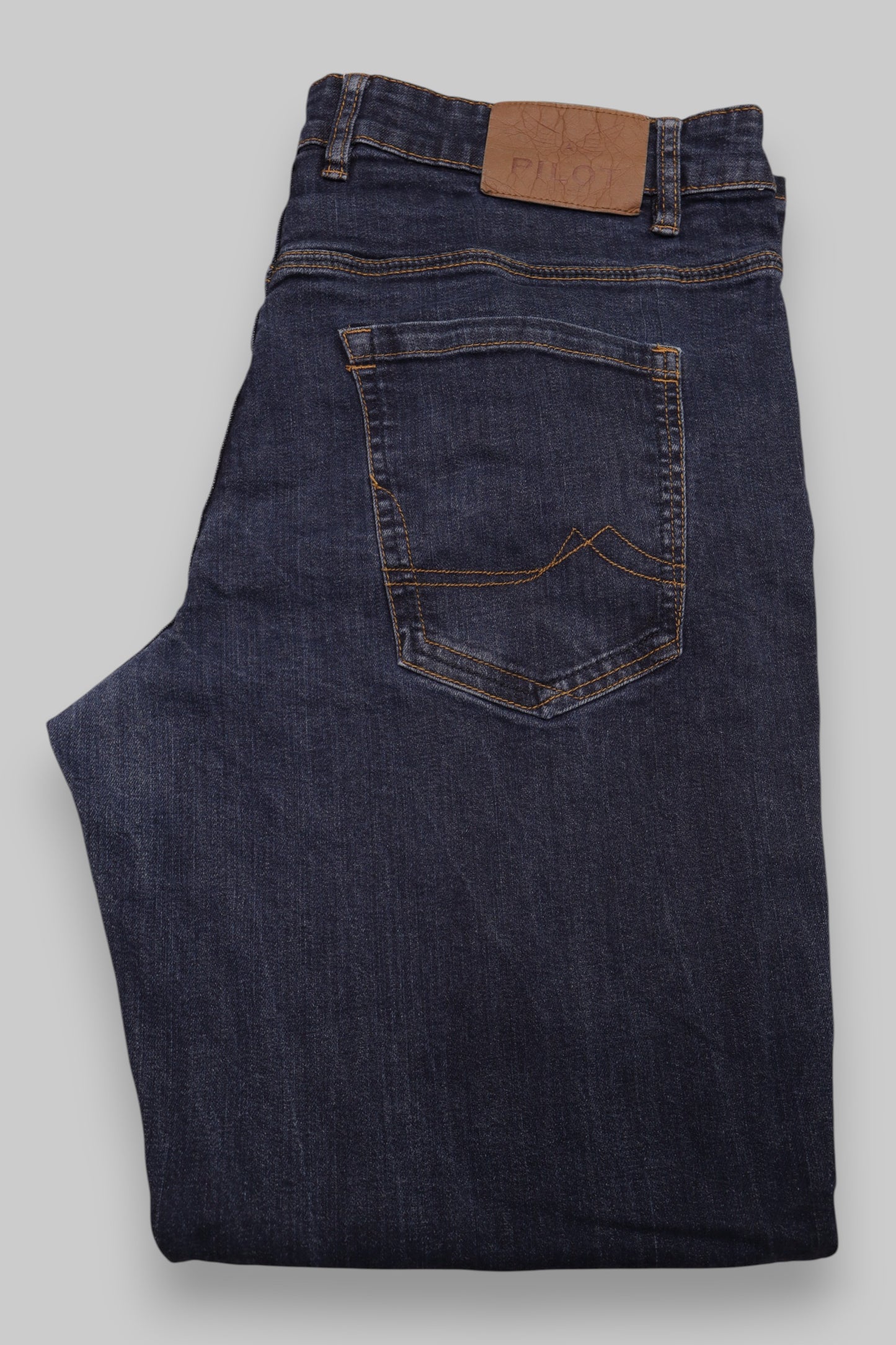 PILOT PALMER Men’s Straight-Leg Jeans – Deep Indigo Blue Classic Denim. Everyday Versatility.